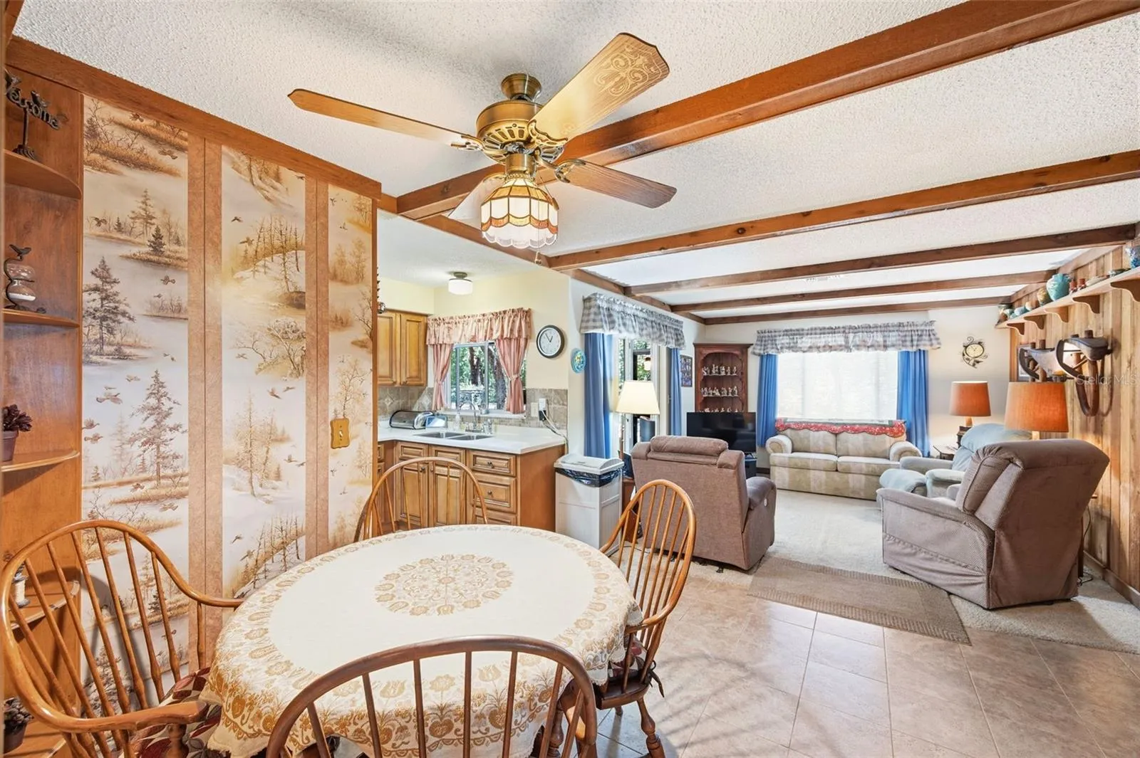 Dining room.