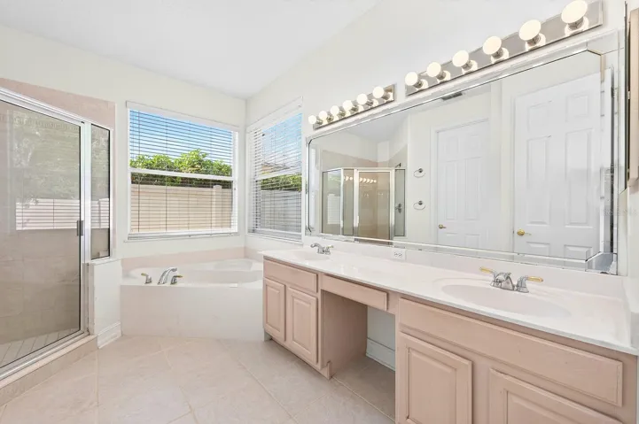 Primary en-suite bath.