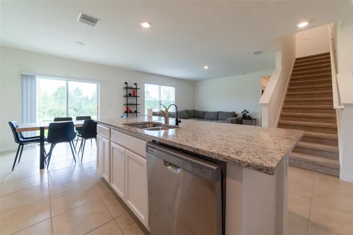 Kitchen w/ Island