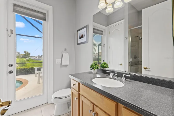 Ensuite Bathroom (Pool Bath)