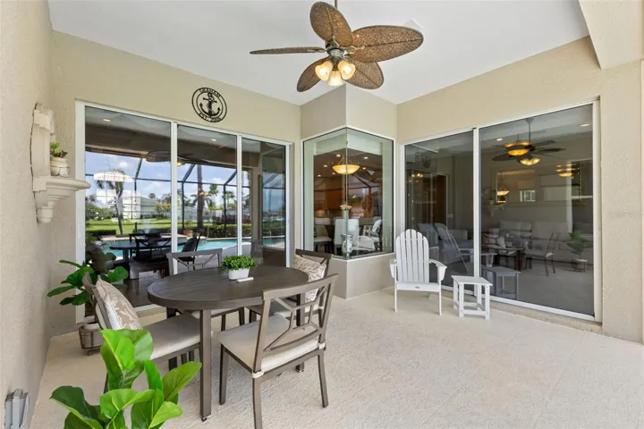 Lanai with 2 sets of sliding doors