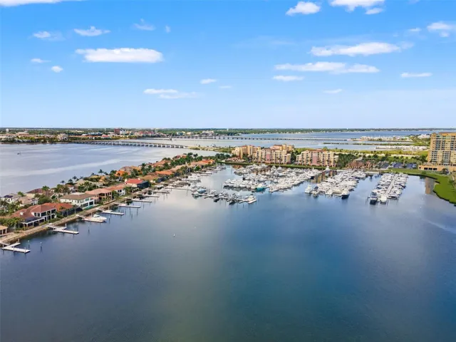 Quick access to Manatee River and into the Gulf