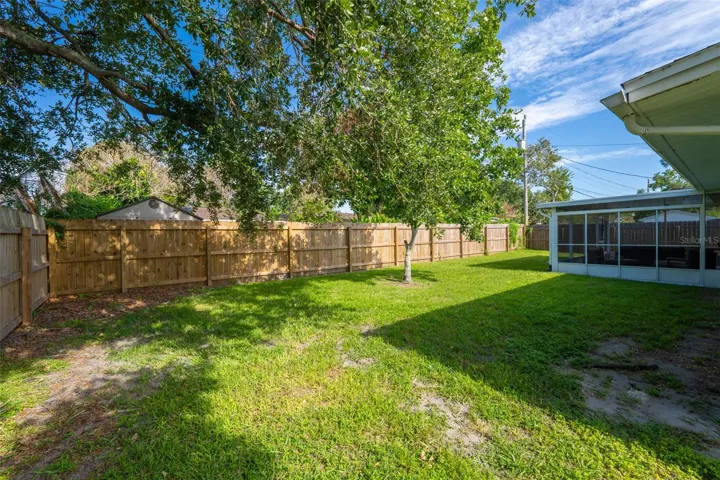 Spacious & Private Backyard