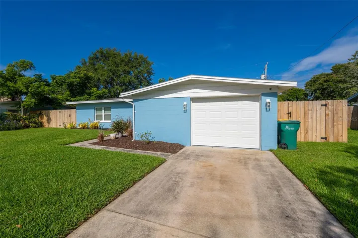 Attached Garage