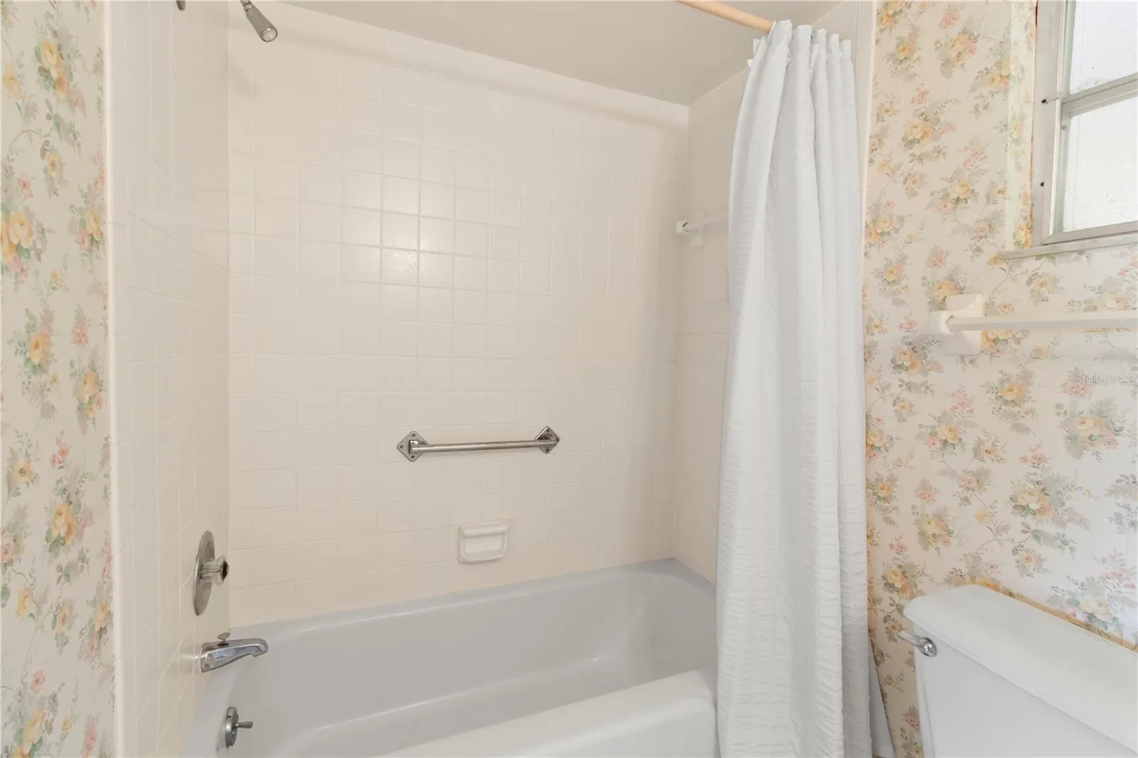 en-suite bath