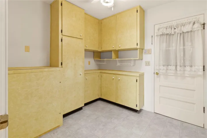 utility/laundry room