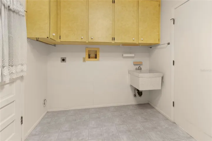 utility/laundry room