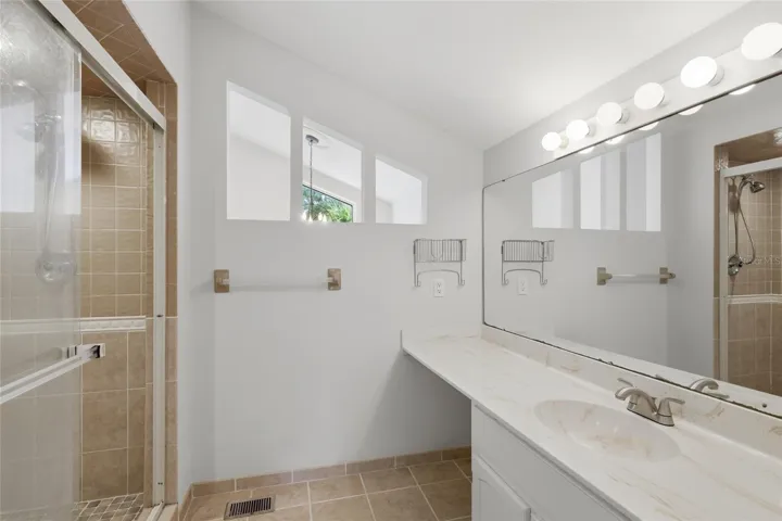 Dual sinks and dual shower heads