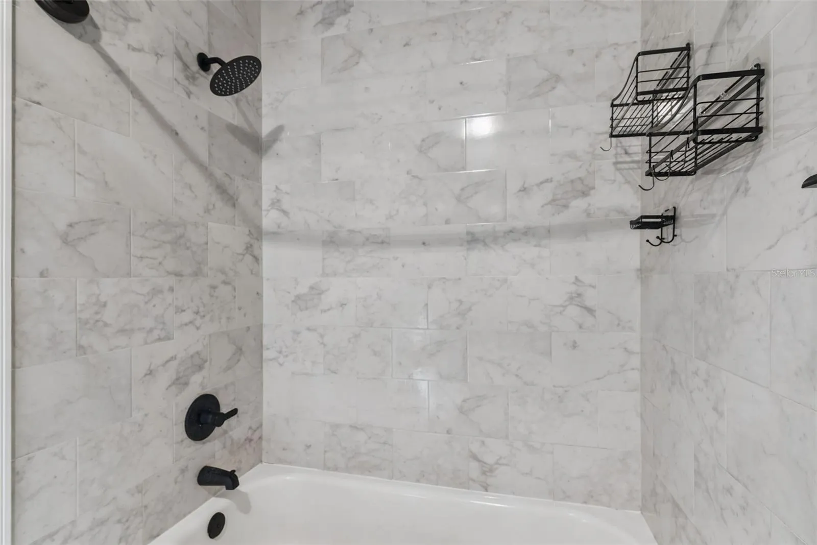 Primary Bathroom with Shower/Tub Combo
