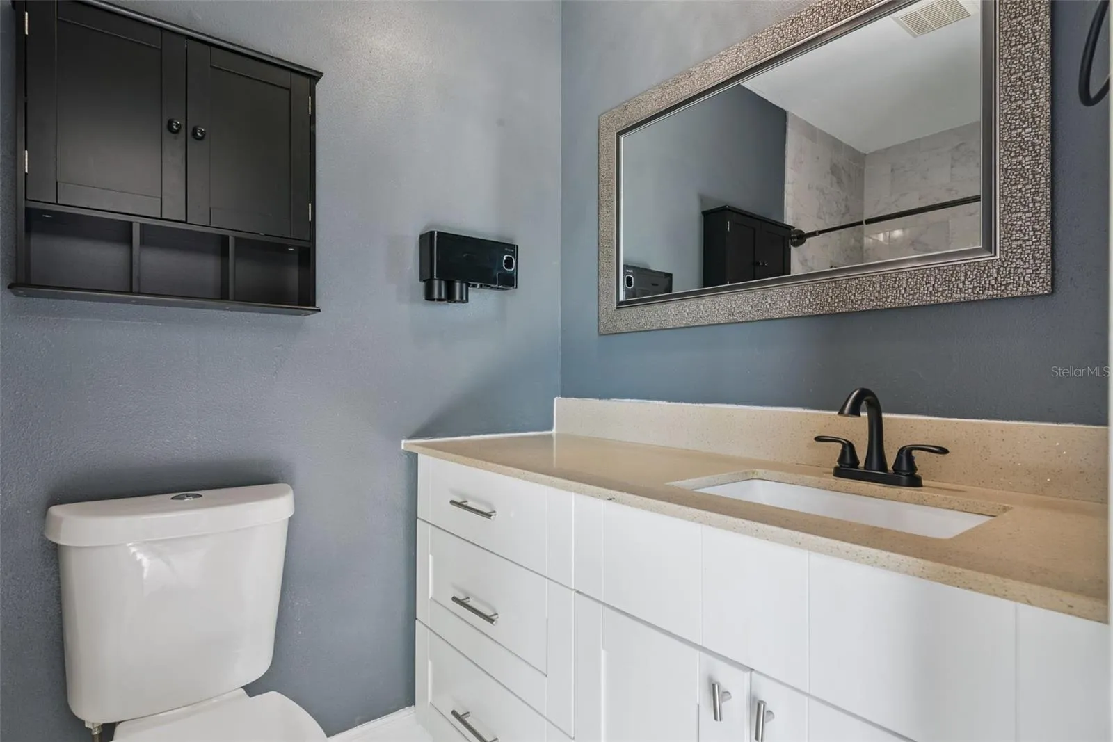 Primary Bathroom with Shower/Tub Combo