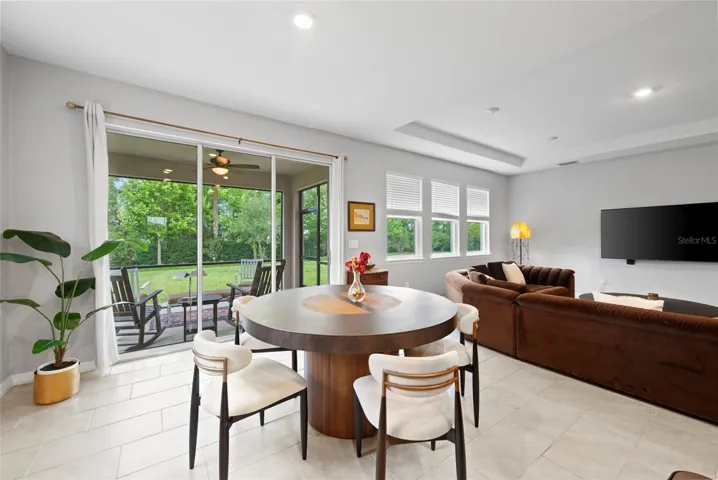 Dining/ Living