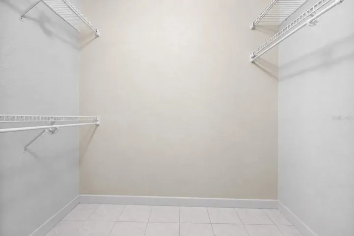Walk in Closet 2