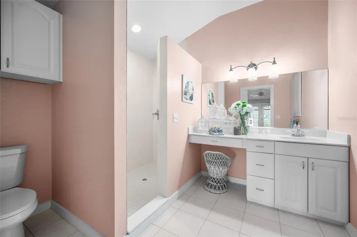 Ensuite Primary Bathroom