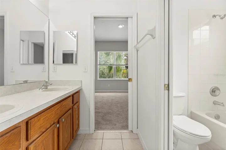 Bathroom 3 - Jack & Jill (upstairs)