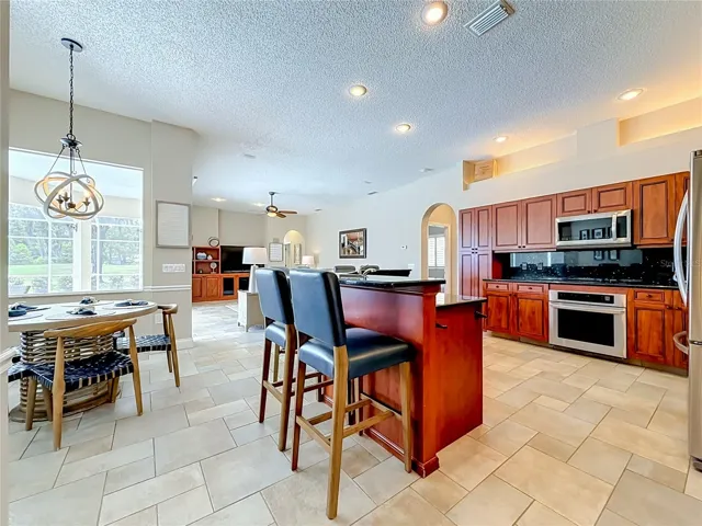 Kitchen - Casual Eating Space - Family Room