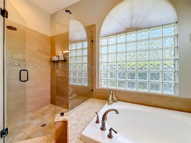Primary En Suite