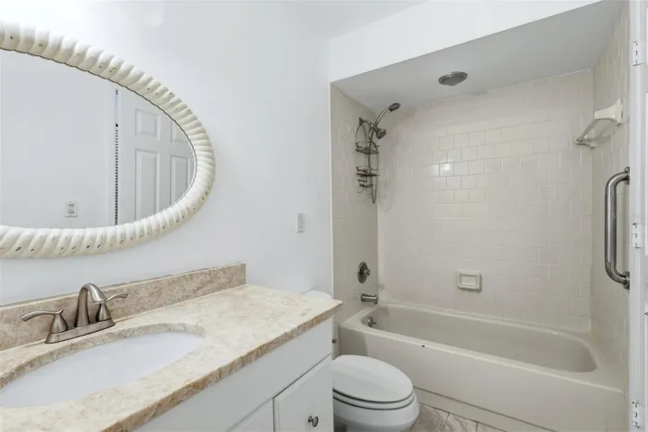GUEST BATH WITH TUB/SHOWER