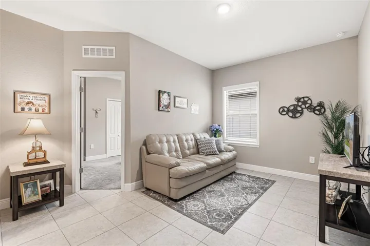 Bonus Room Between Guest Bedrooms