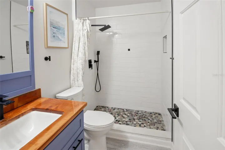 Main bathroom - guest bathroom.