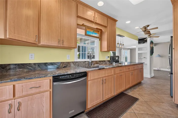 Kitchen west