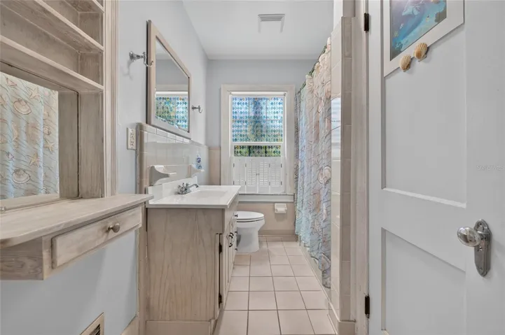 Bathroom - 1st level