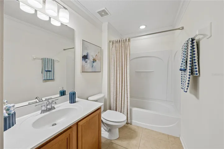 Guest Bath with Linen Closet