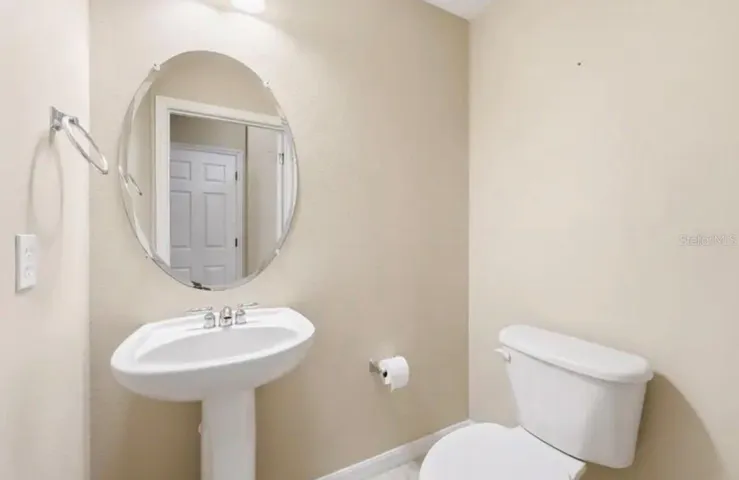 1/2 bathroom