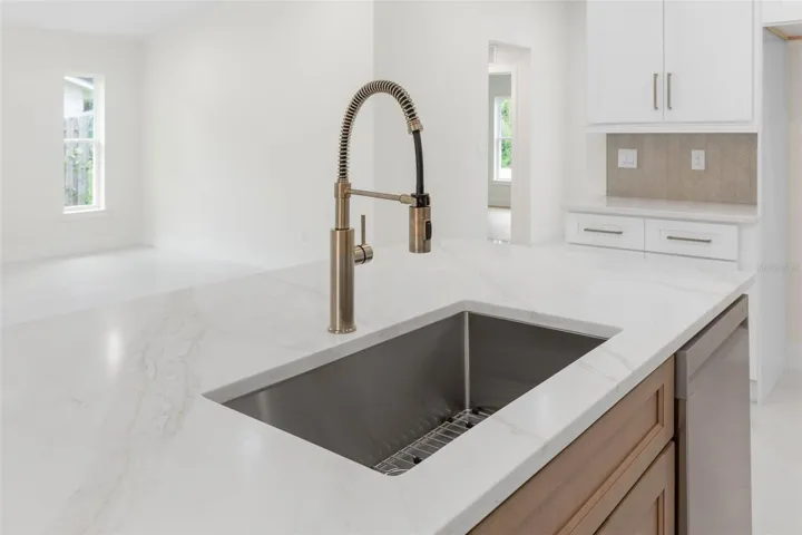 Delta Antoni Faucet