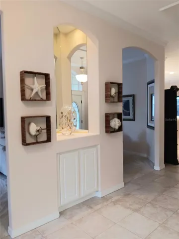 Foyer Niche