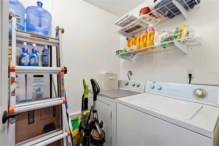 Laundry room downstairs (Foyer)