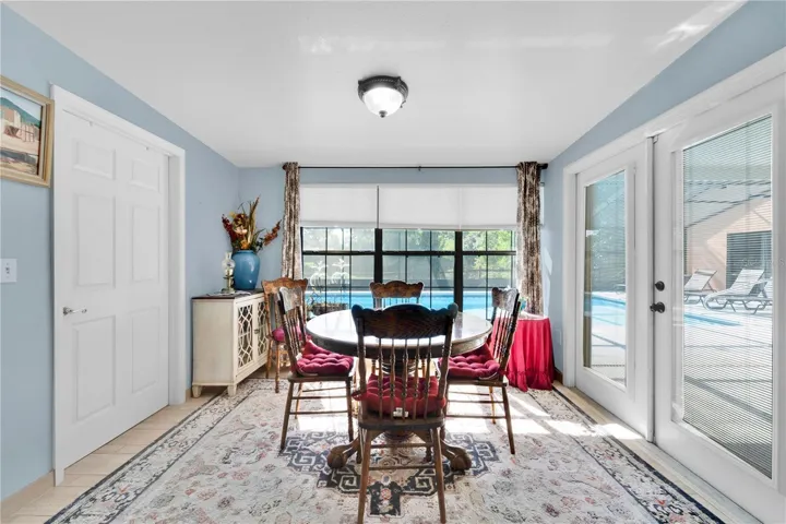 Dining Room/Breakfast Nook