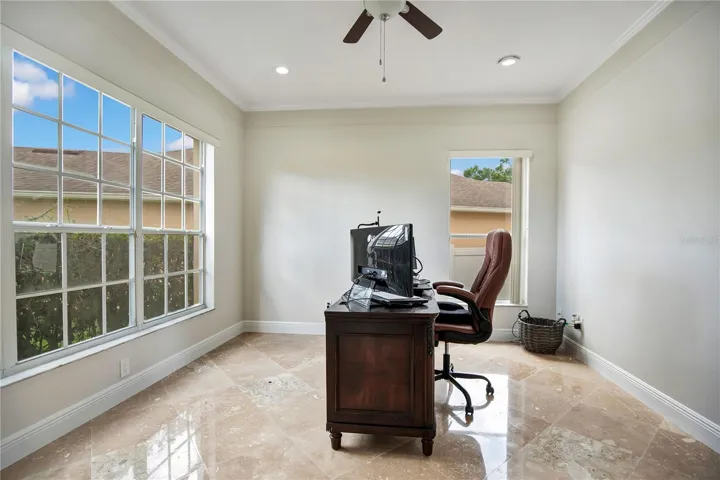 Home office/flex space