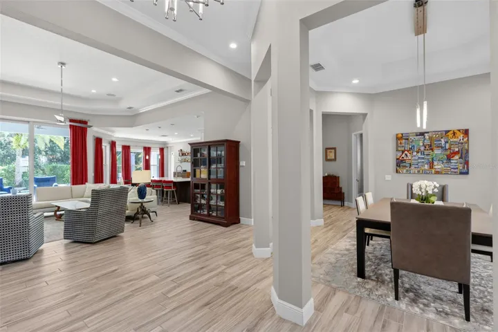 Seamless & flowing floor plan