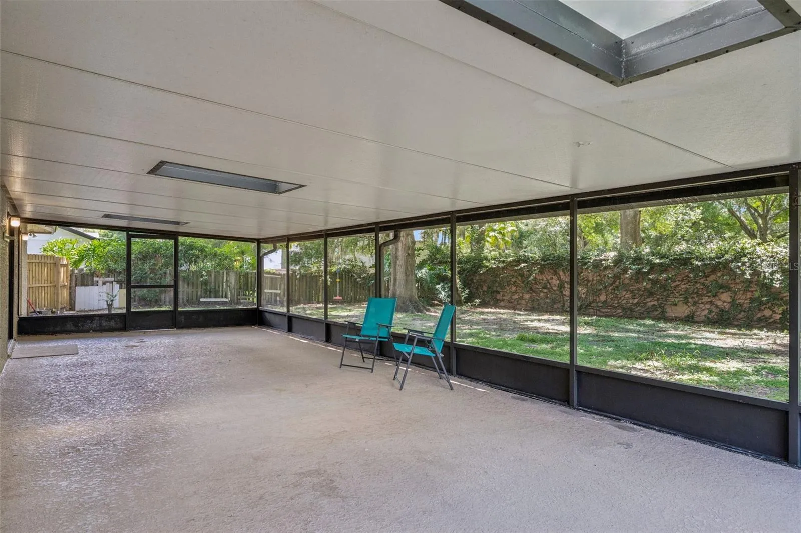 Expansive Lanai