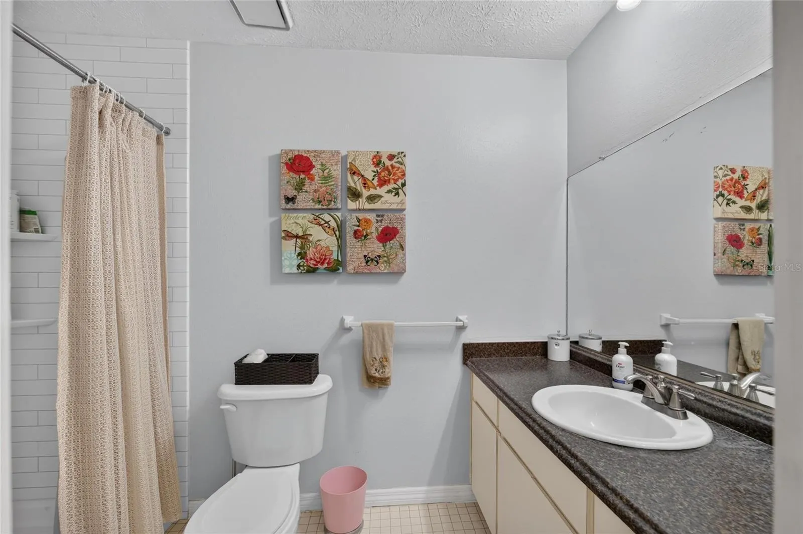 TB8526991 - Ensuite