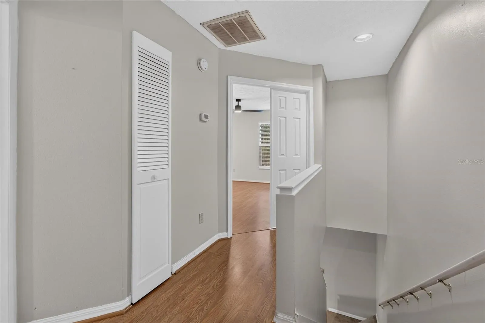 TB8526991 - hallway to bedroom #2