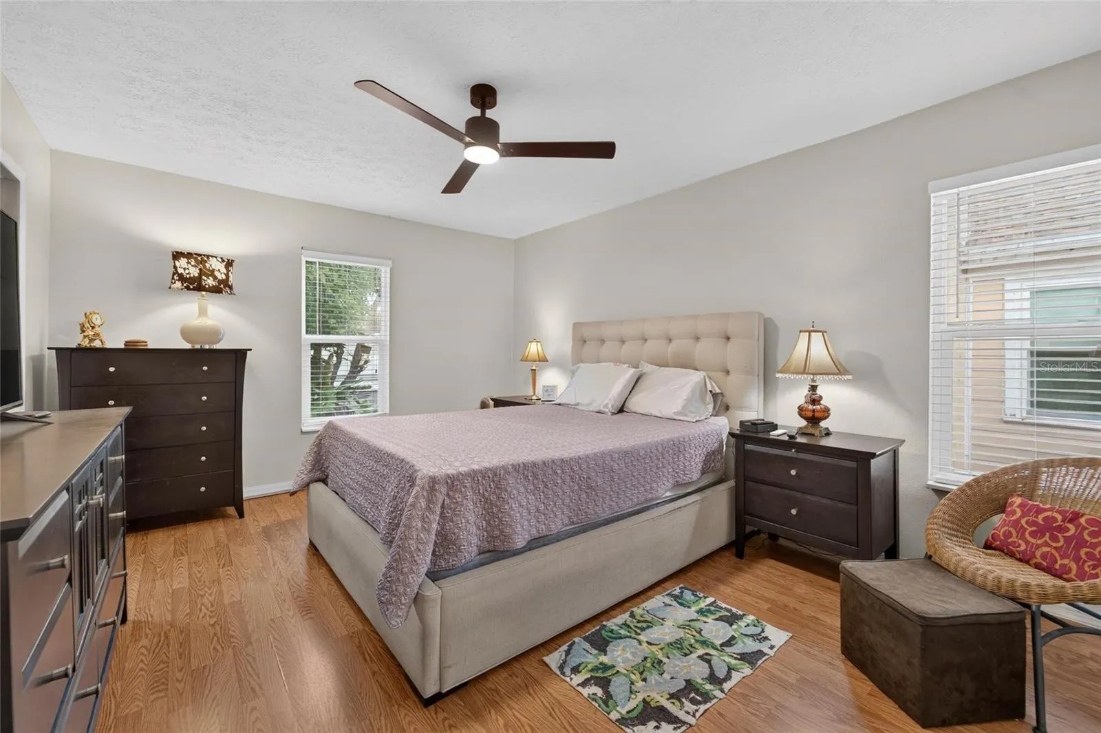 TB8526991 - primary bedroom