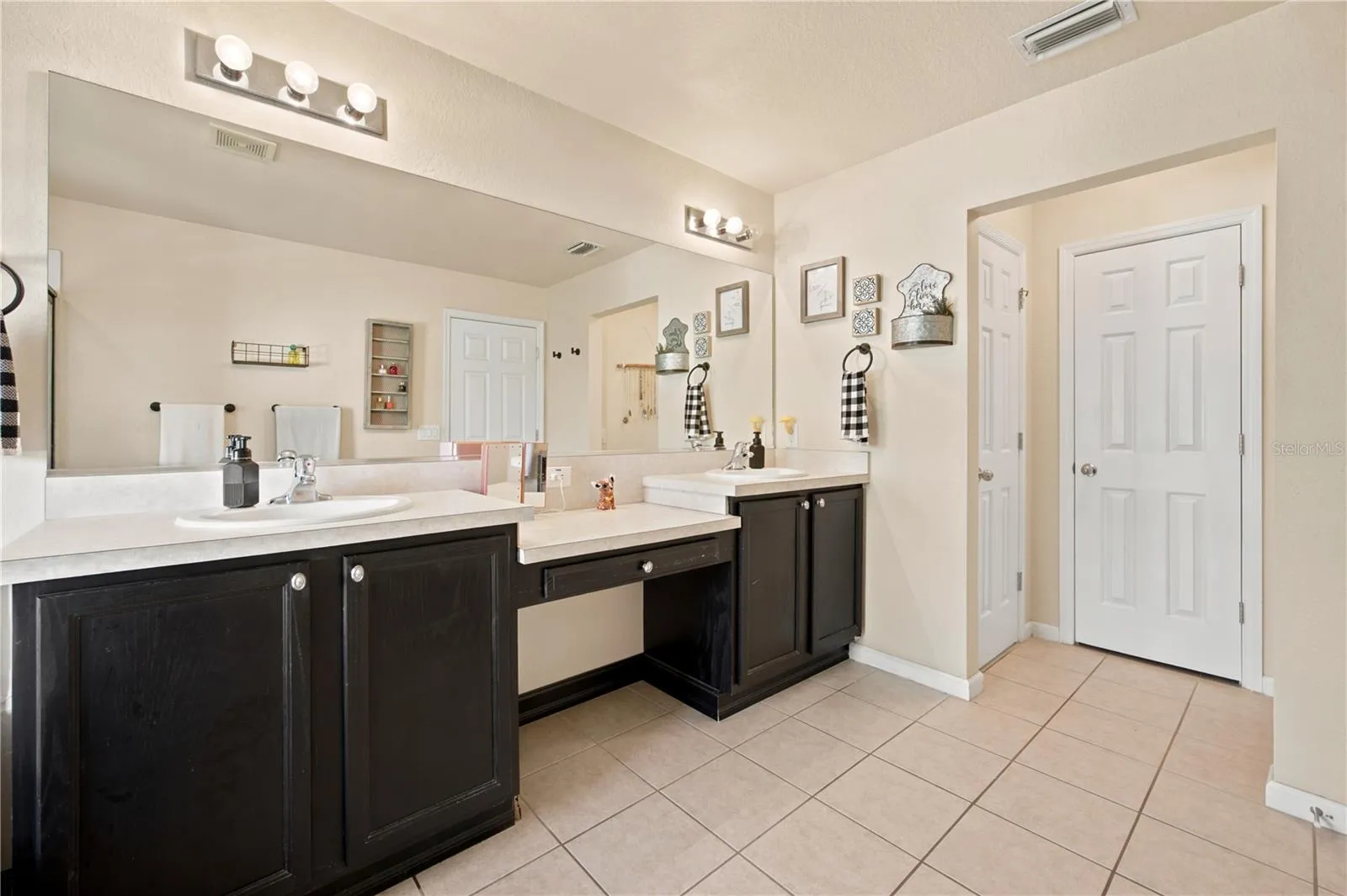 Primary Bathoom