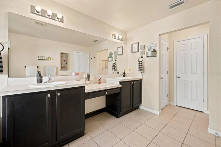 Primary Bathoom