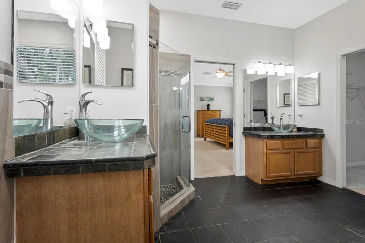 Primary bath
