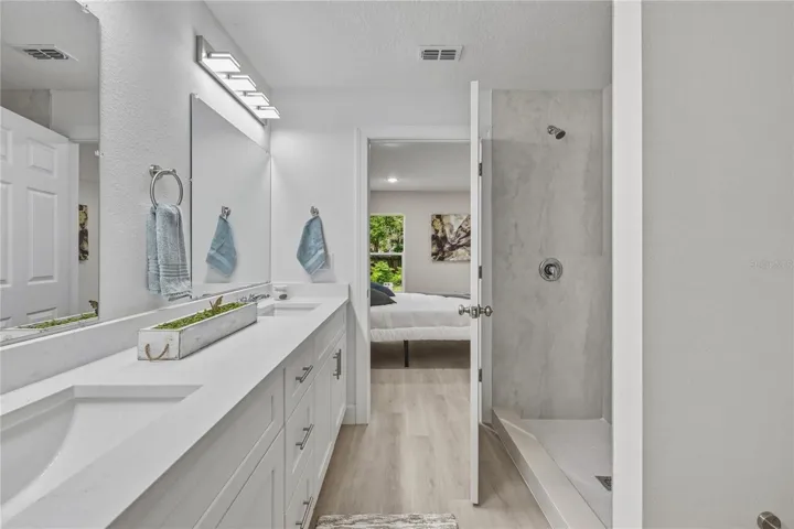 MODEL HOME