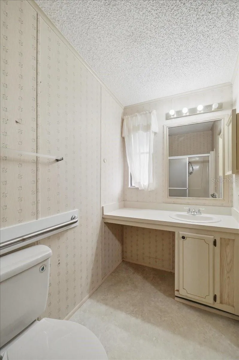 Primary bath sink w/ vanity/make-up area