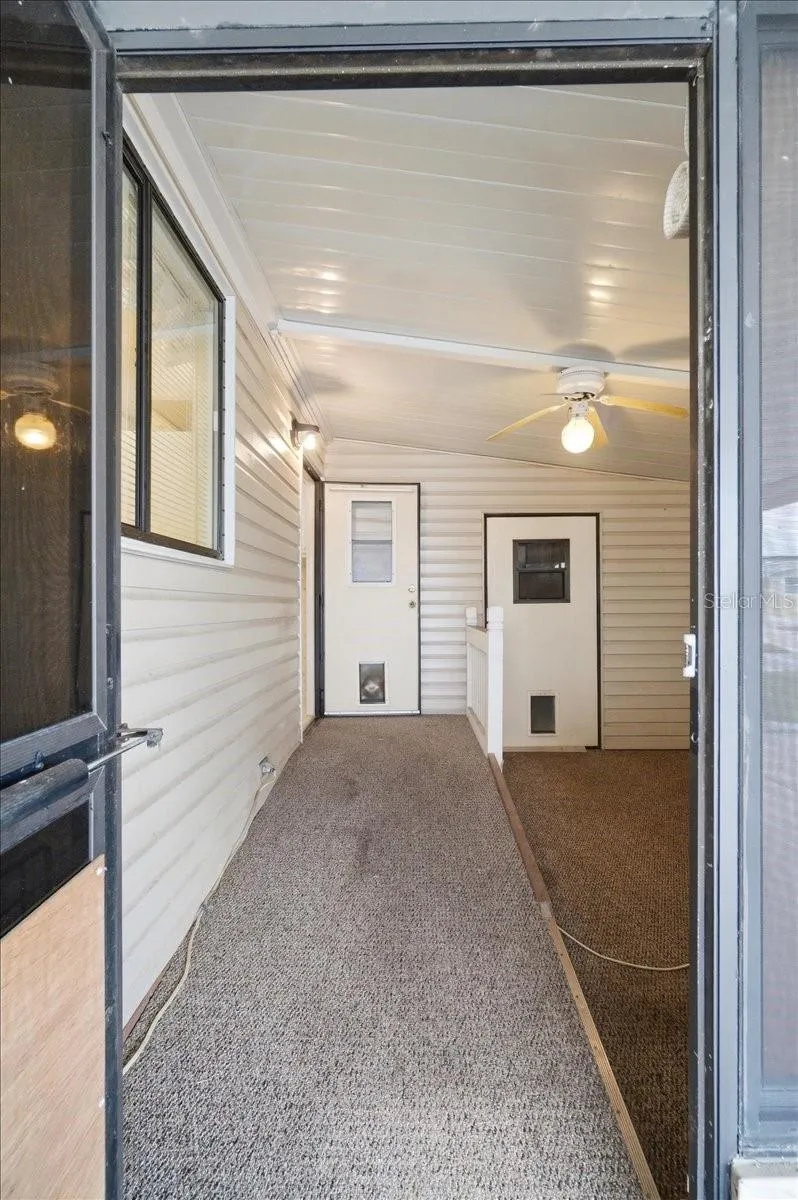 ramp entrance from Florida room into house