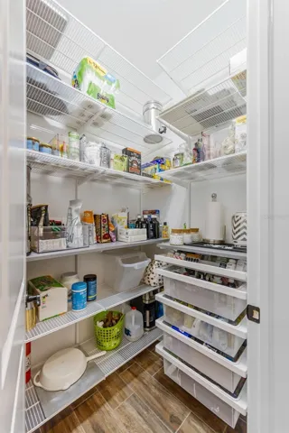 Walk-in Pantry