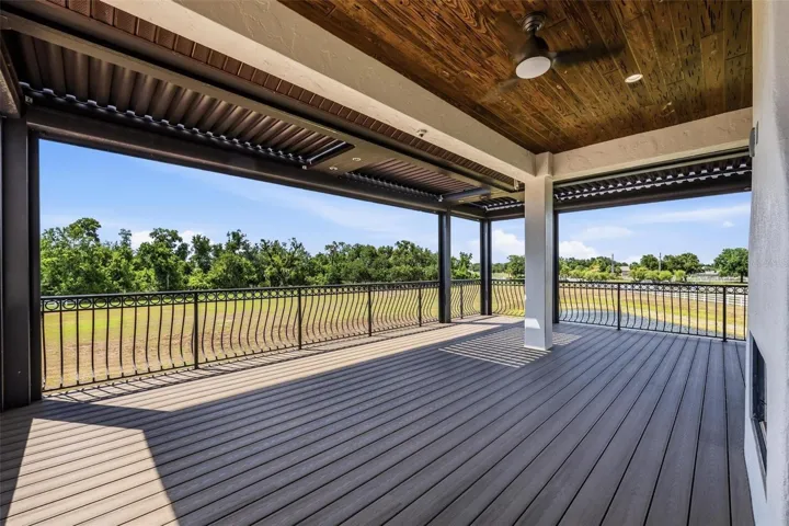 2nd story primary balcony space