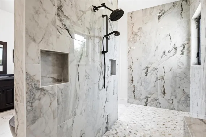 Primary dual walk in shower