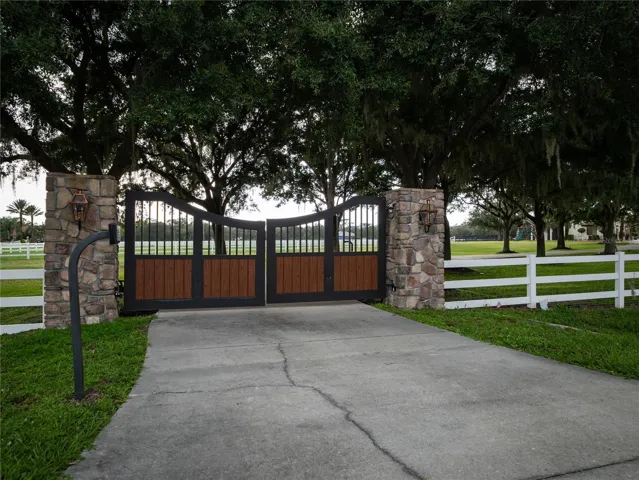 Private gate