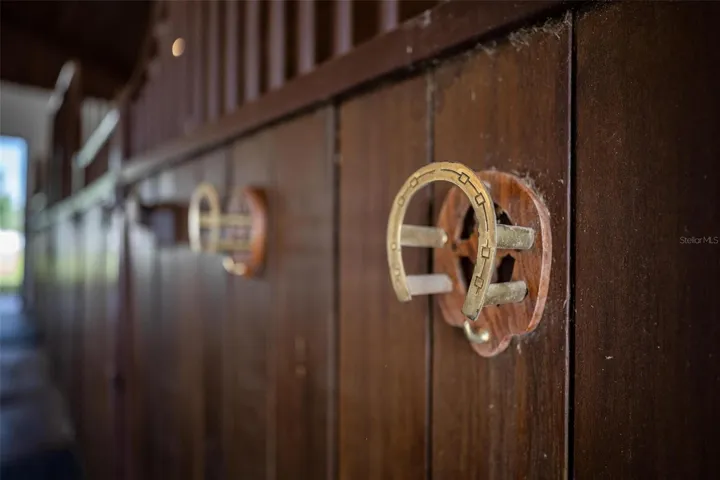 Barn with 2 stalls