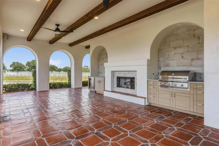 Screened patio with full wetbar and cooler