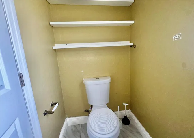 Primary toilet